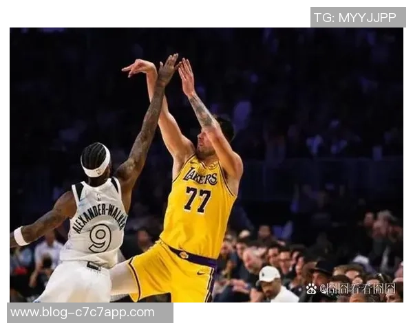 2021年勇士与湖人激战回顾：篮球盛宴中的精彩瞬间与战术较量