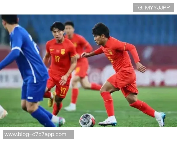 中国U22足球队迎战巴林队力争小组出线全力以赴展现青春风采