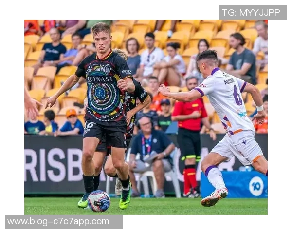 中央海岸与柏斯的精彩对决揭示澳超联赛的激烈竞争与球队实力较量 中央海岸与柏斯的精彩对决揭示澳超联赛的激烈竞争与球队实力较量