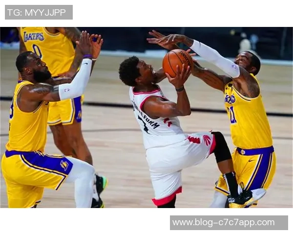 南京篮球队的蜕变之旅：从传统强队到现代竞技新标杆的探索与实践