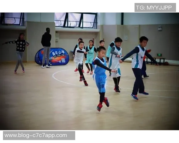 恩佐的成长之路：从少年到明星的奋斗与蜕变